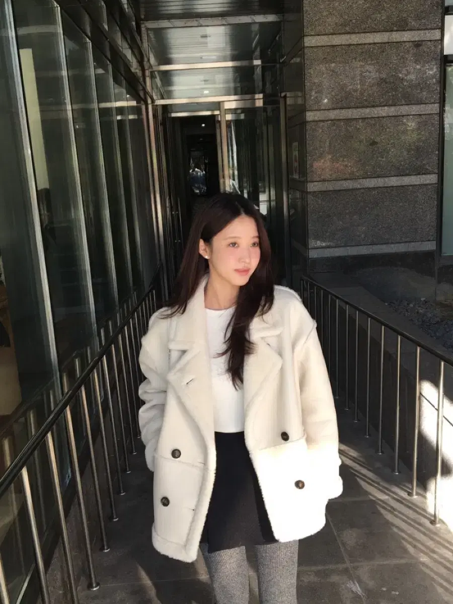 비코튼 아이보리 무스탕 nella shearling jacket