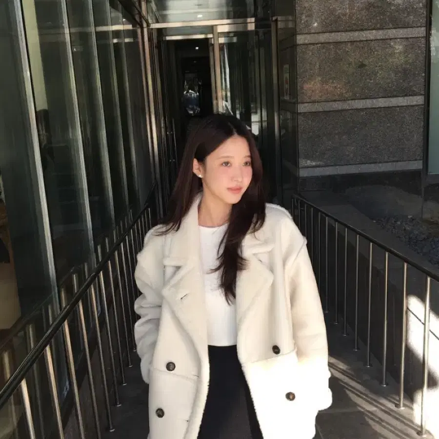 비코튼 아이보리 무스탕 nella shearling 윤슬샵 온트마켓