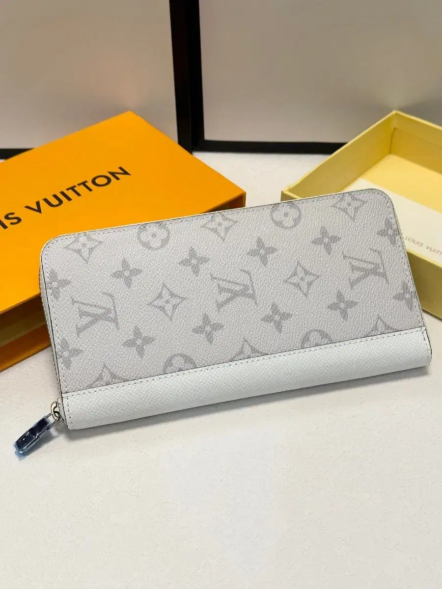 LOUIS VUITTON 루이비통 남자 지갑