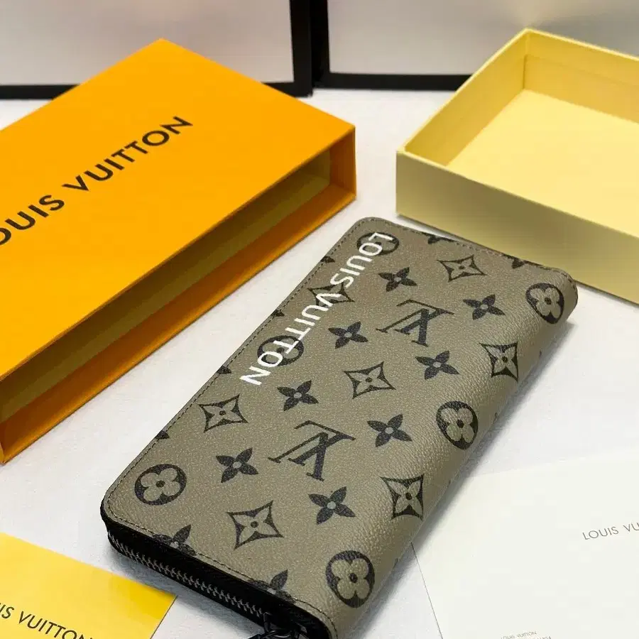 LOUIS VUITTON 루이비통 남자 지갑