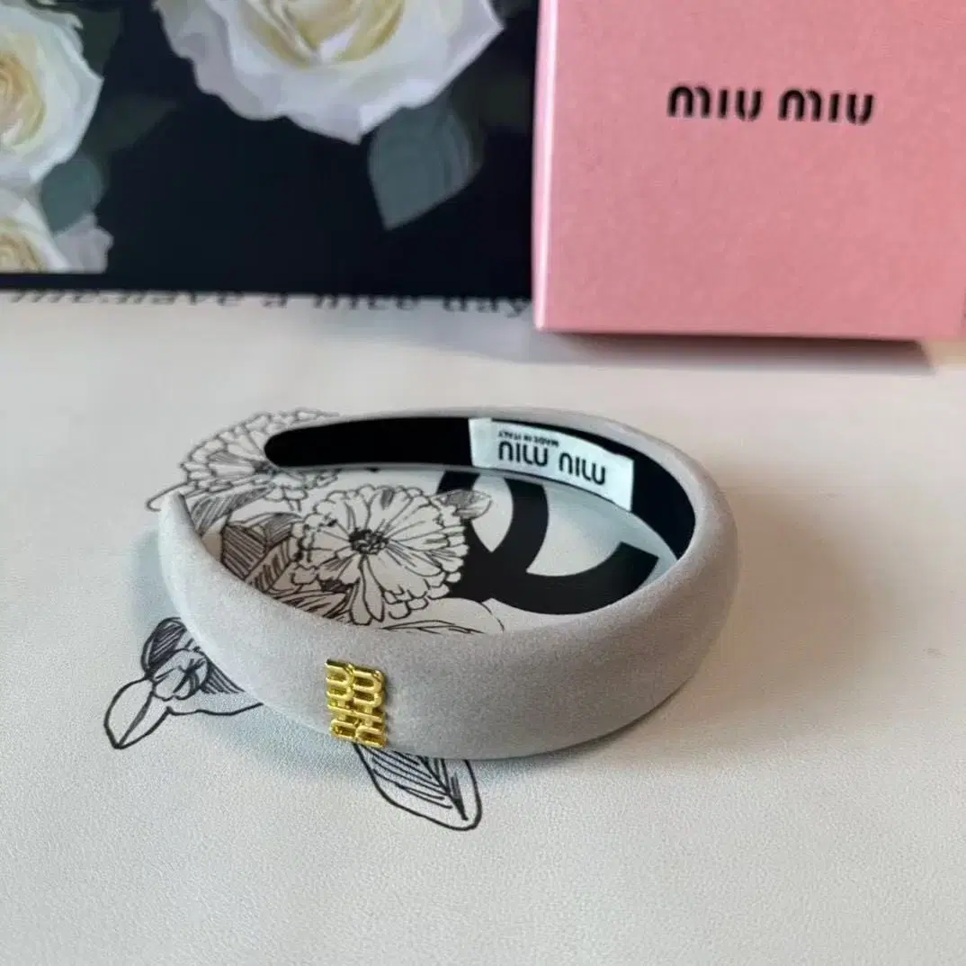 MIU MIU 미우미우 머리띠