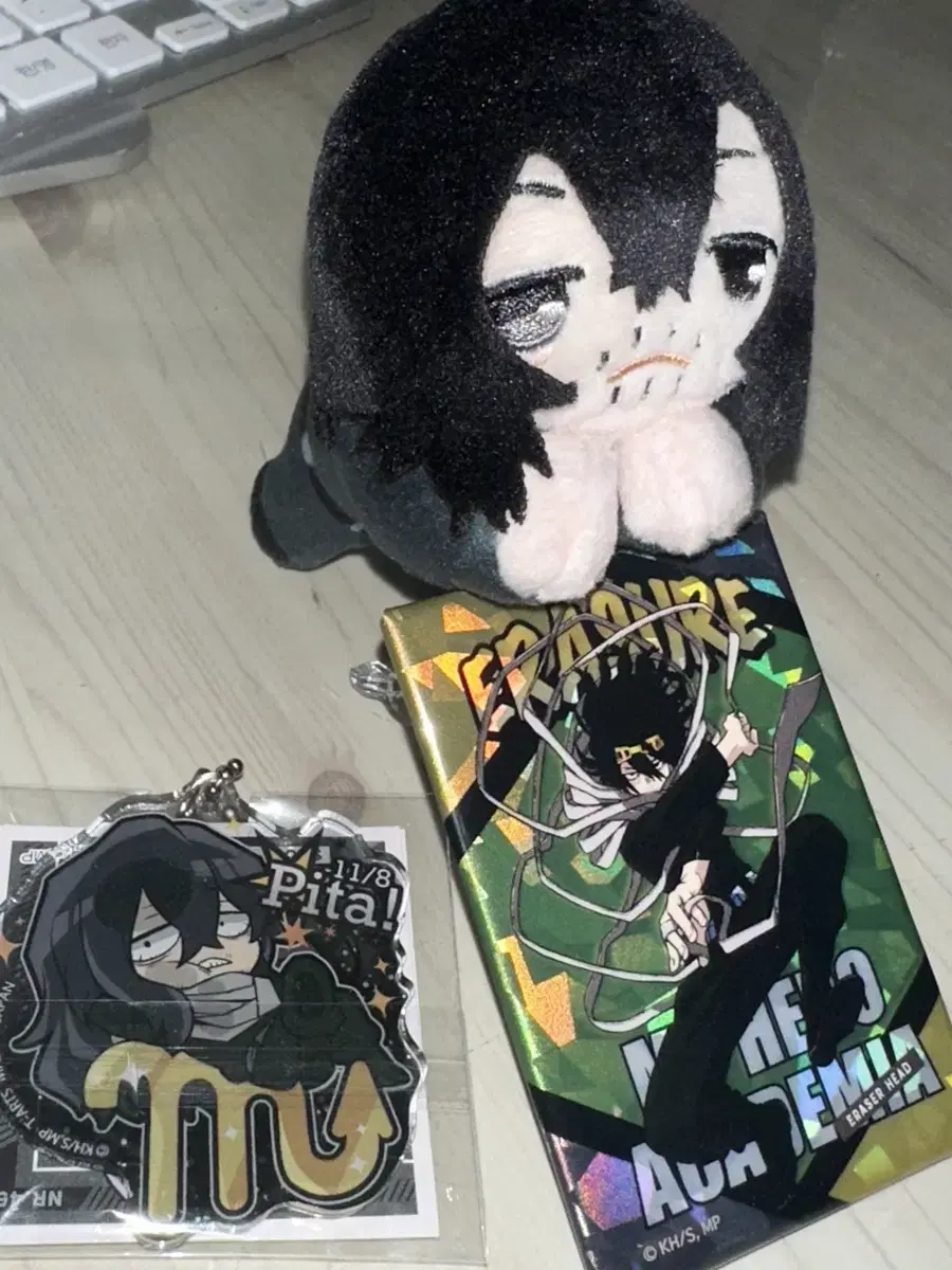 Aizawa Shota Goods (Hug Kyara Nui acrylic keyring stand)Nahia