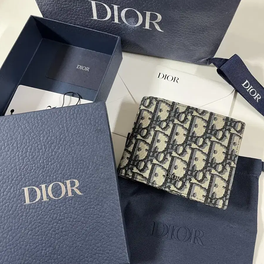 디올 반지갑 wallet beige and Black Dior Obliq