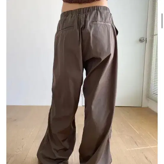 이너뮤트 glossy tech pants