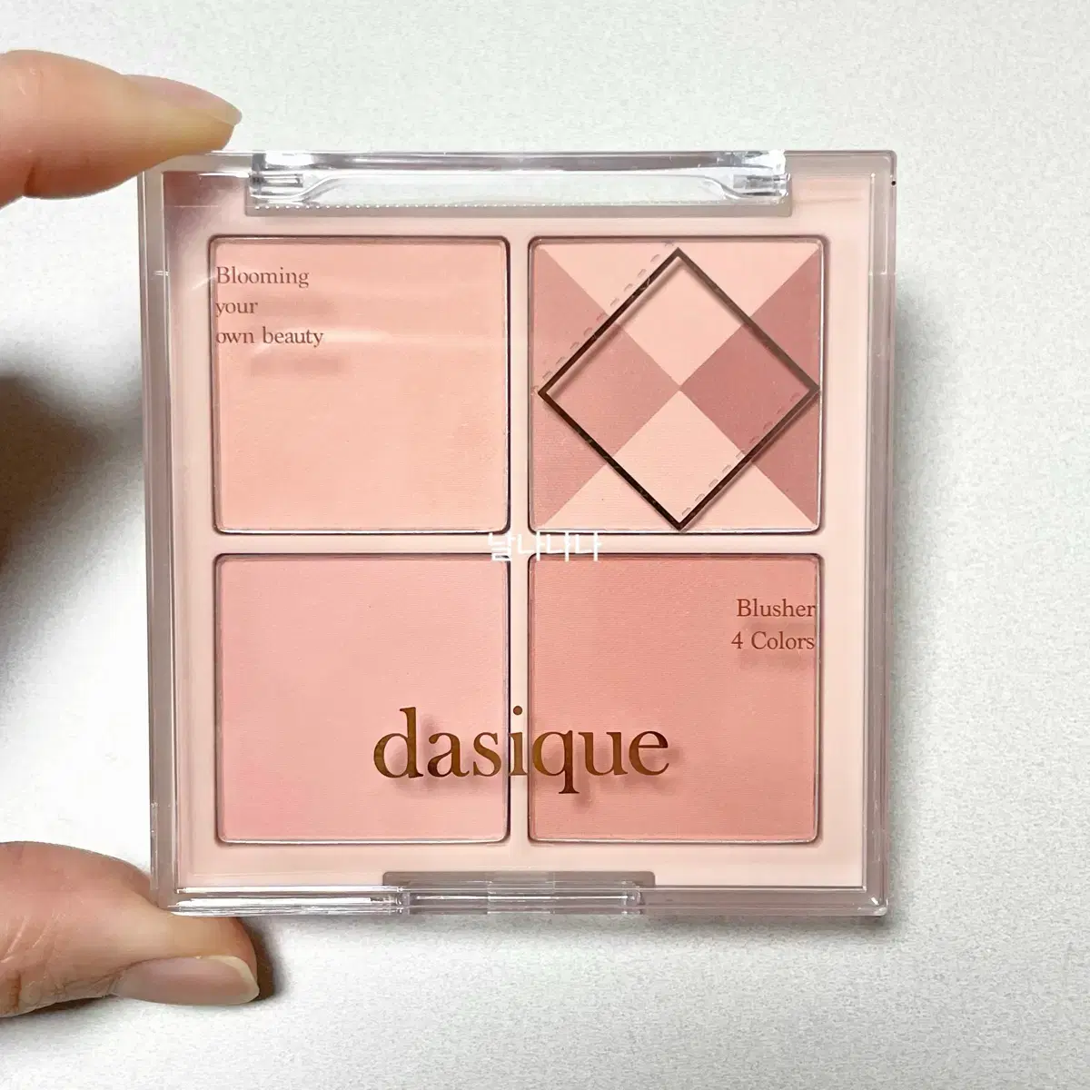 Daisychic Blending Moodchic Blush Palette: Beige Knit