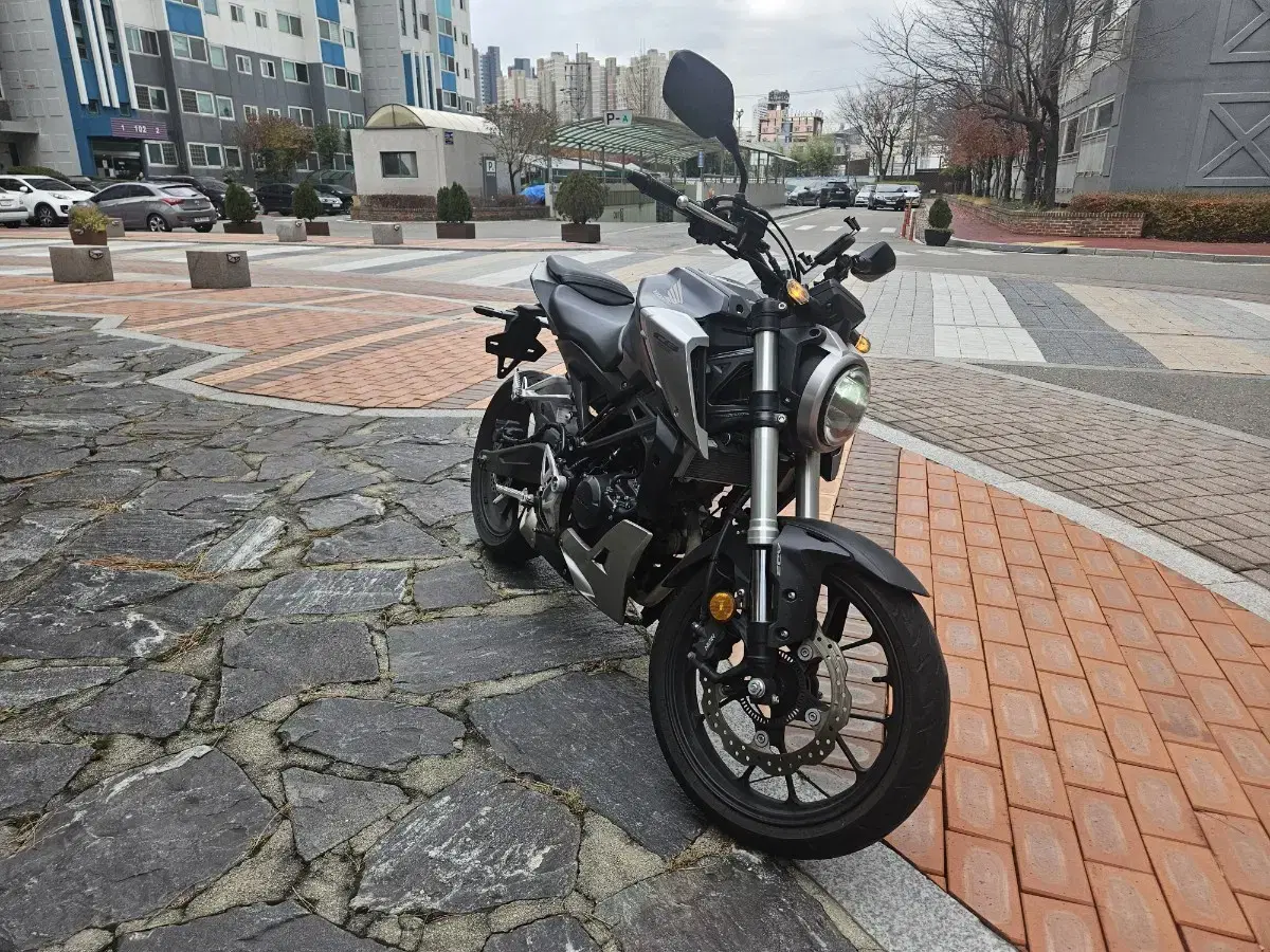 천안 평택 18년식 18000키로 혼다 cb125r 판매. 충청 경기