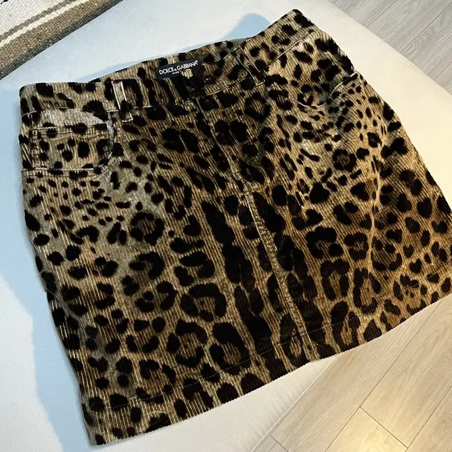 dolce&gabbana leopard mini skirt