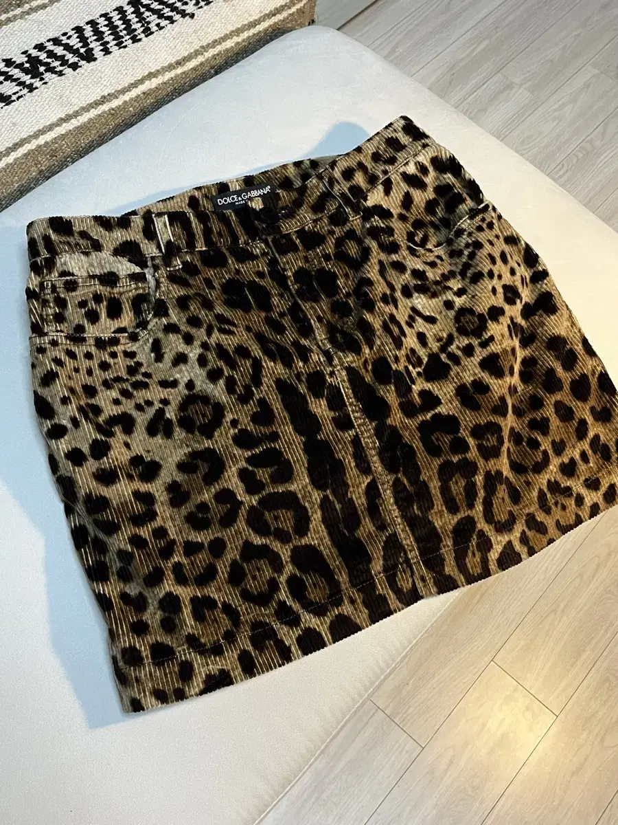 dolce&gabbana leopard mini skirt