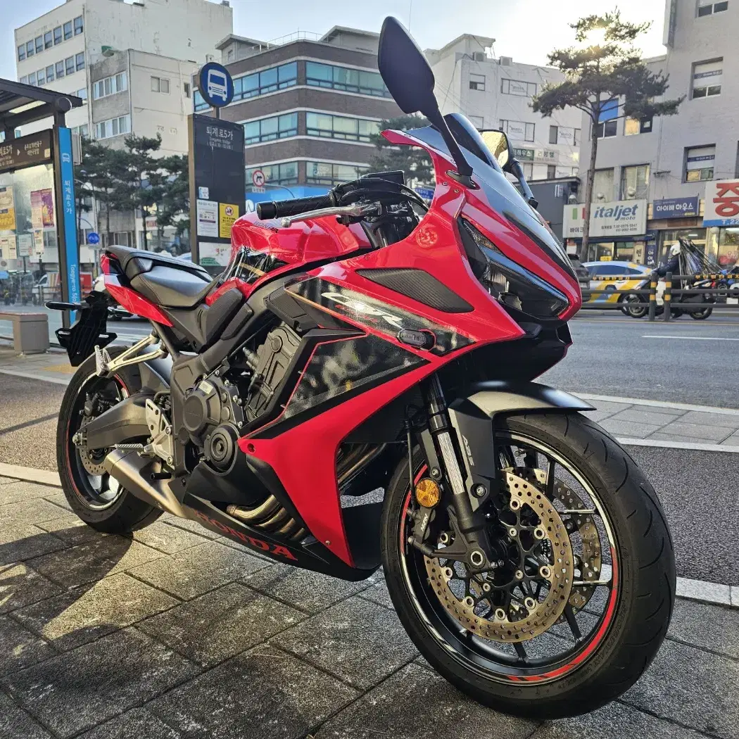 혼다 CBR650R 민트급매물 / 23년식 / 8천키로