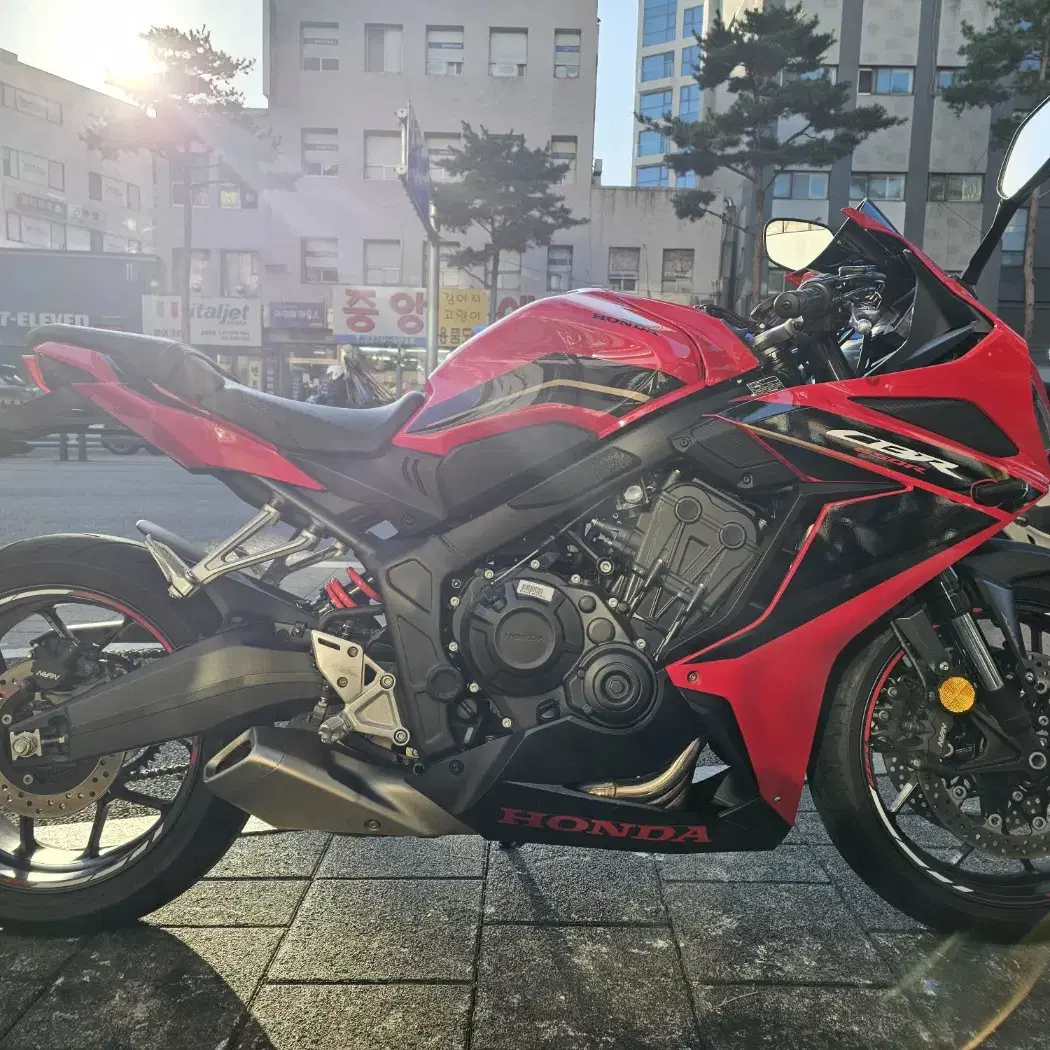 혼다 CBR650R 민트급매물 / 23년식 / 8천키로