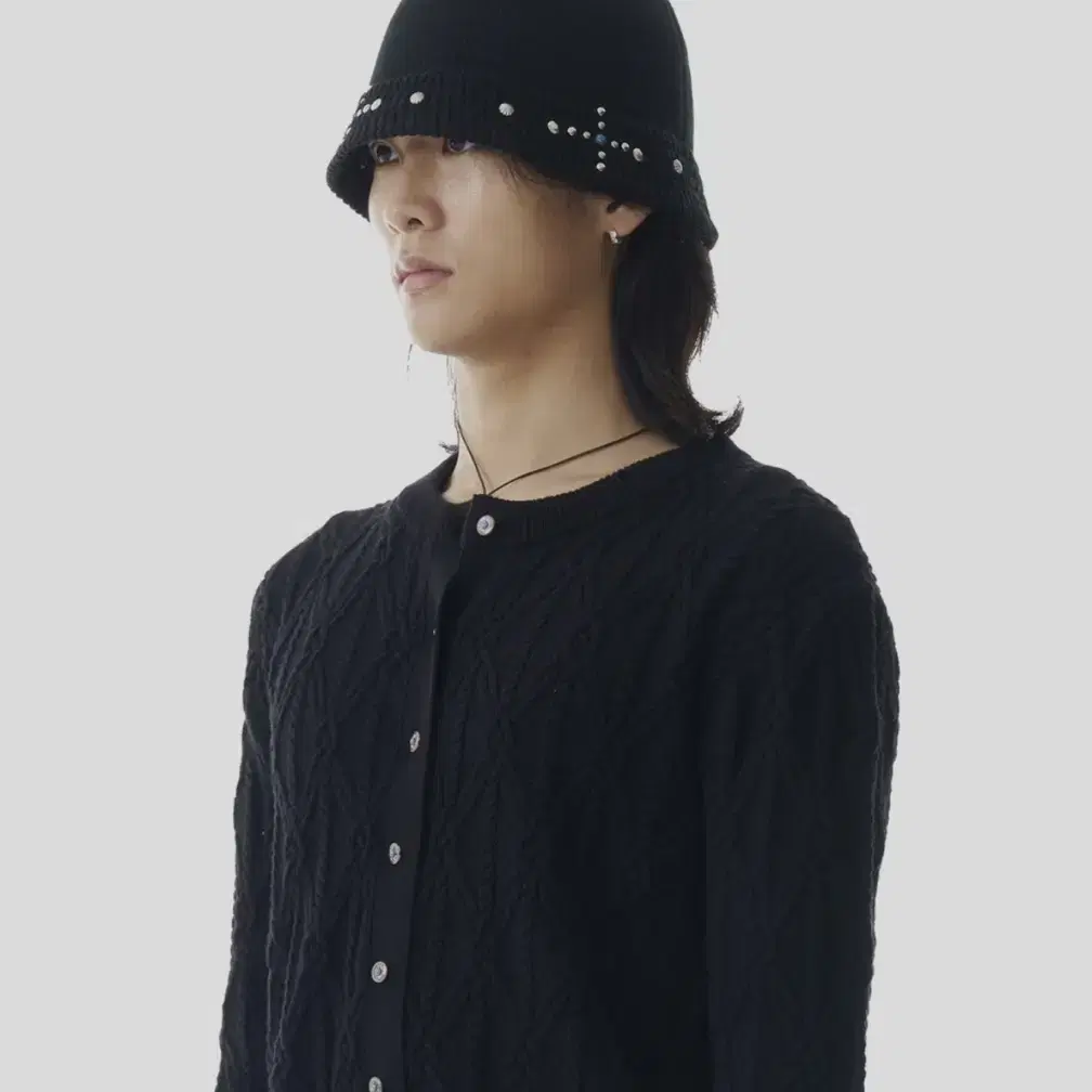 아캄 Multi Studded Knit Bucket Hat (Cross)