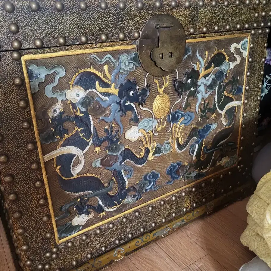 Qing Dynasty Erpi Royal Keum Box #청룡,#어피,#금괴함 on Bunjang Global Site.