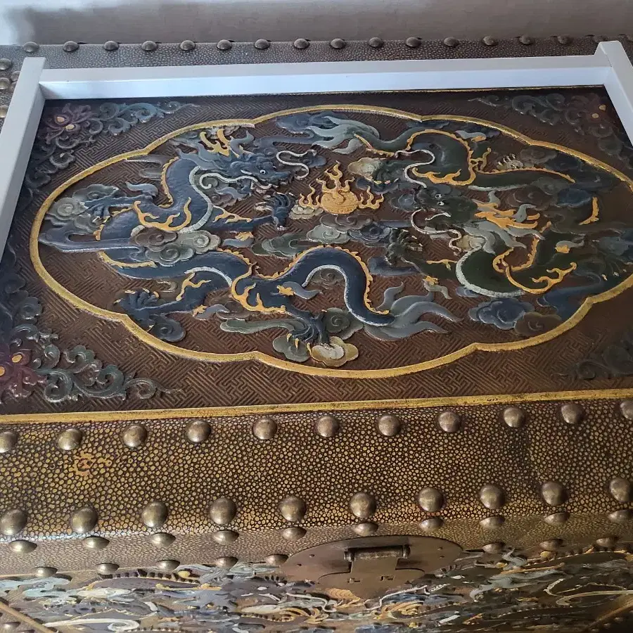 Qing Dynasty Erpi Royal Keum Box #청룡,#어피,#금괴함 on Bunjang Global Site.