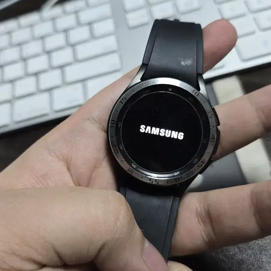 갤럭시워치4 클래식 42mm 블루투스 판매합니다