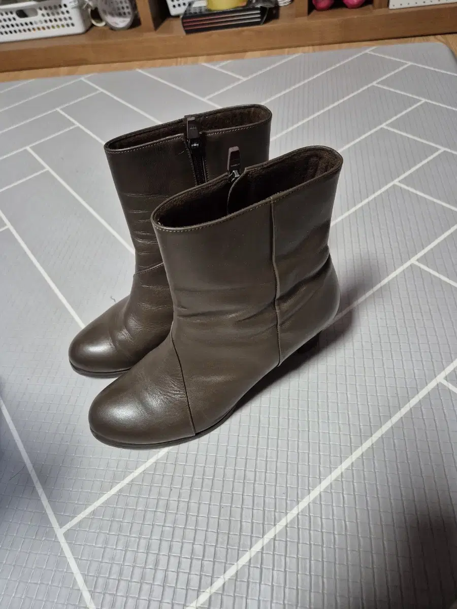 Price Reduced~~Lambskin boots in good condition and clean