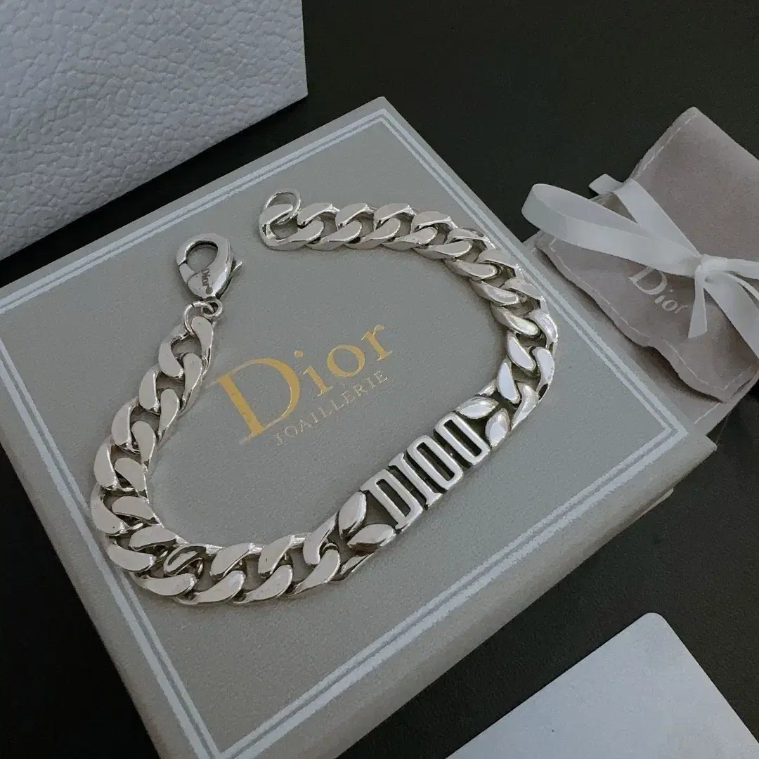 디올 Dior 팔찌