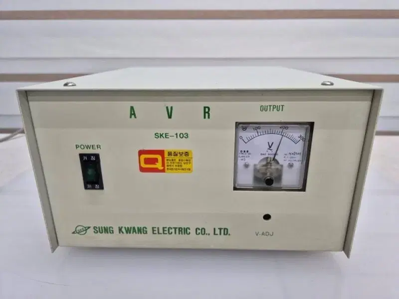 AVR 자동전압조정기  1KVA