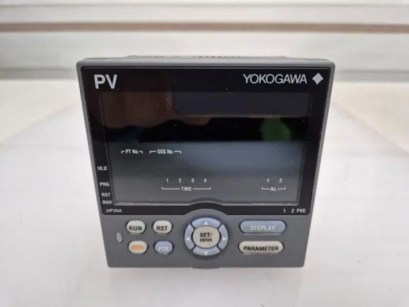 Yokogawa UP35A Controller