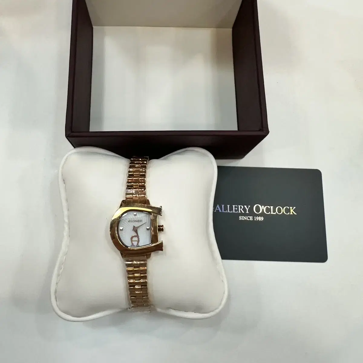 AIGNER 아이그너 여성시계 A118202