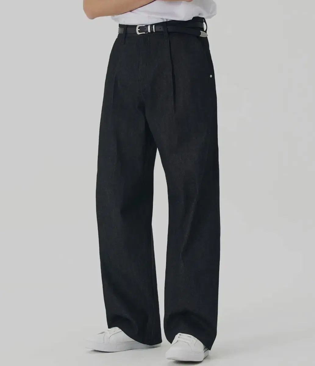 86 Rod One Tuck Denim Size 32