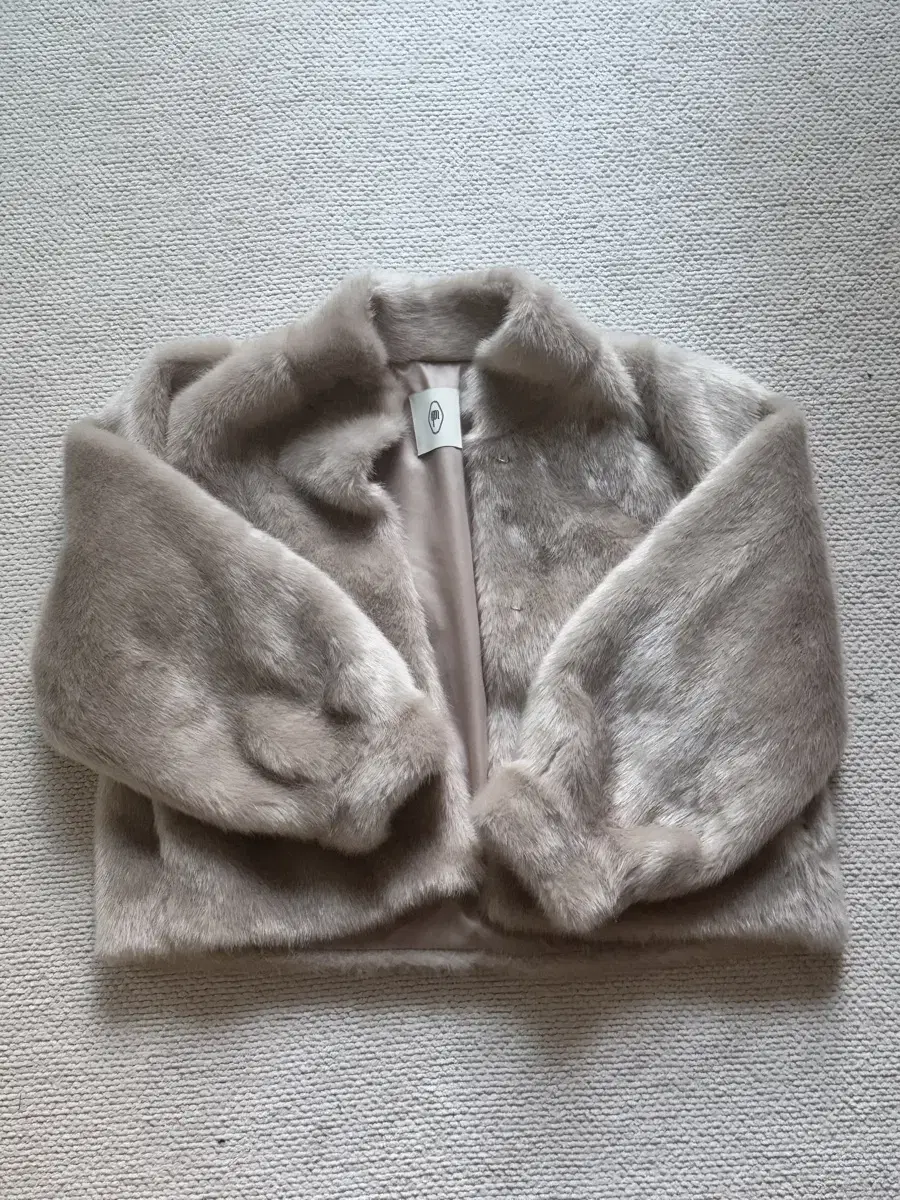 1x Mango Manifestations Fur Jacket