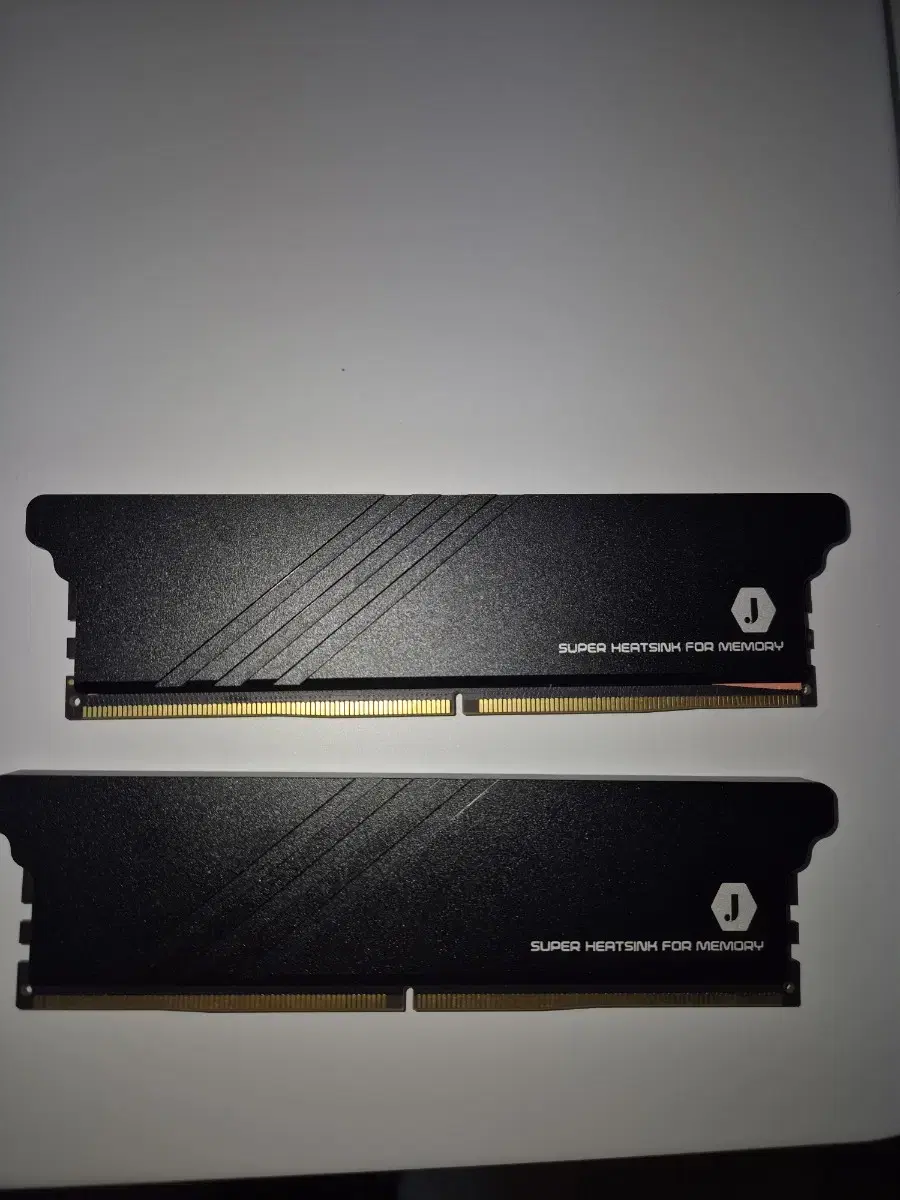 하닉A다이 PATRIOT DDR5 16GBx2개(방열판포함)