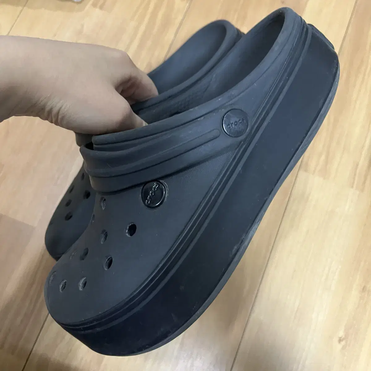 크록스 굽샌들 crocs (230, black)