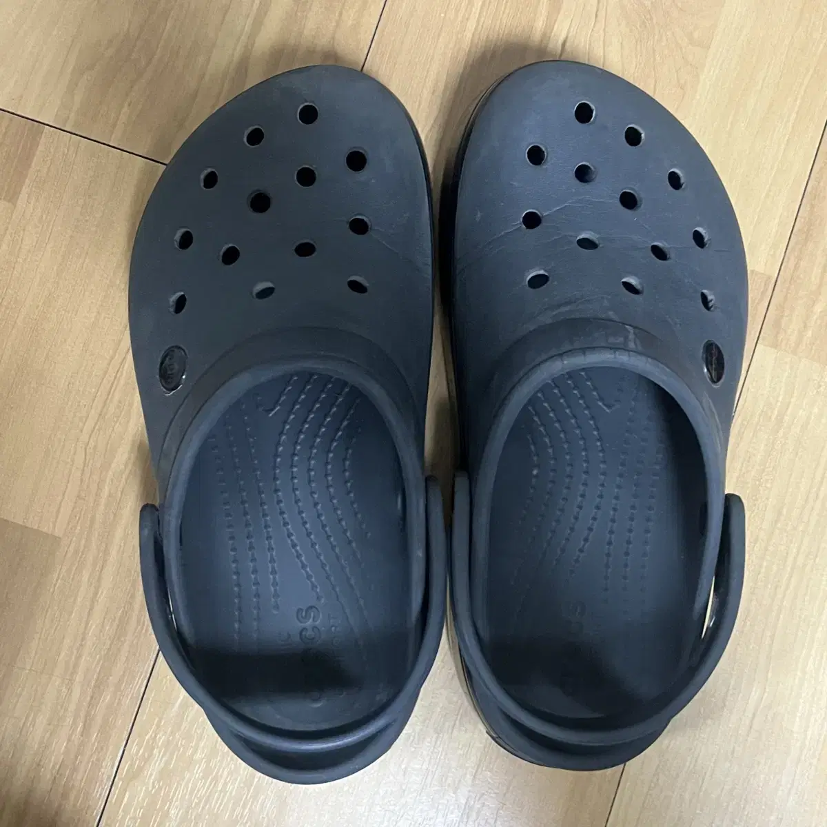 크록스 굽샌들 crocs (230, black)