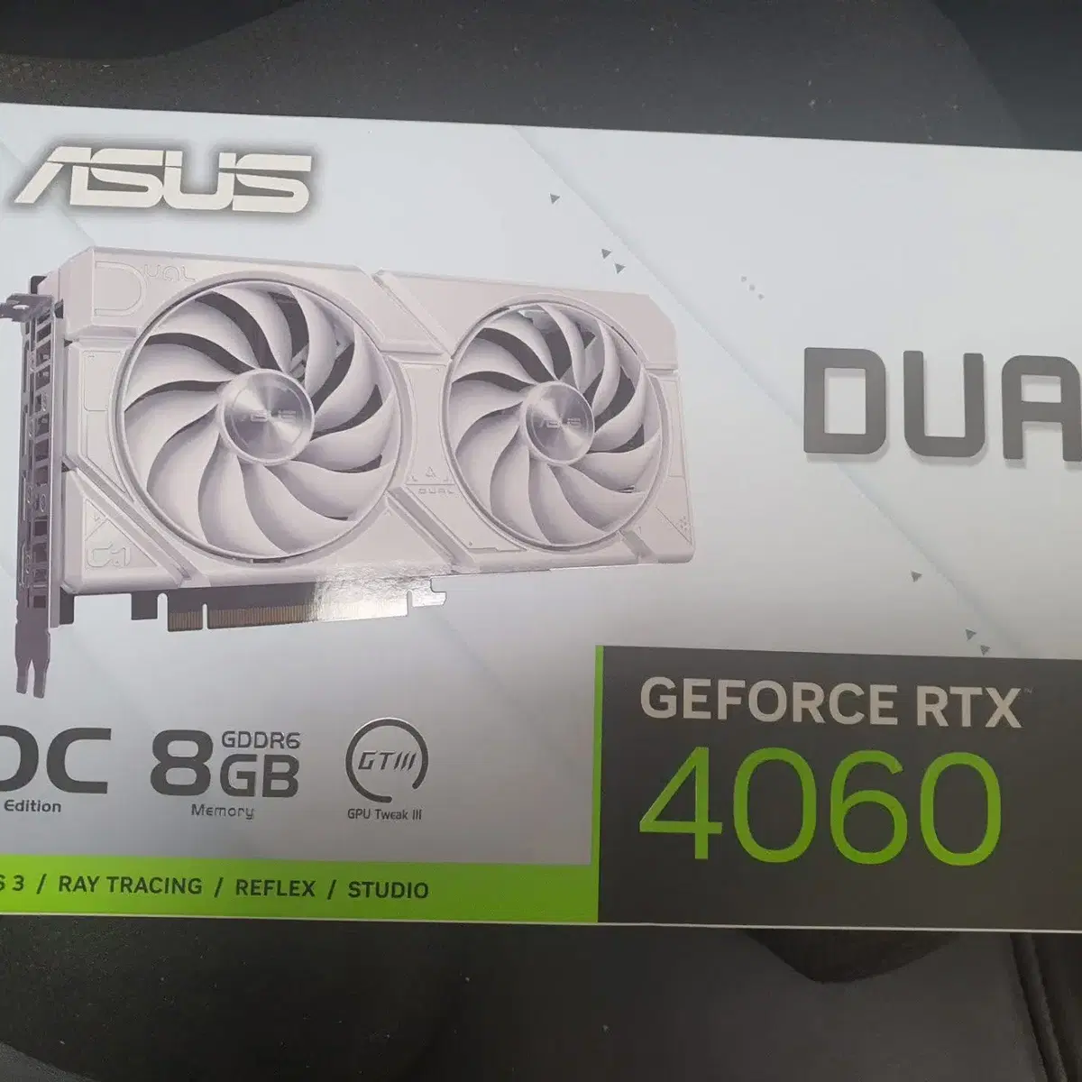 아수스 rtx 4060 화이트