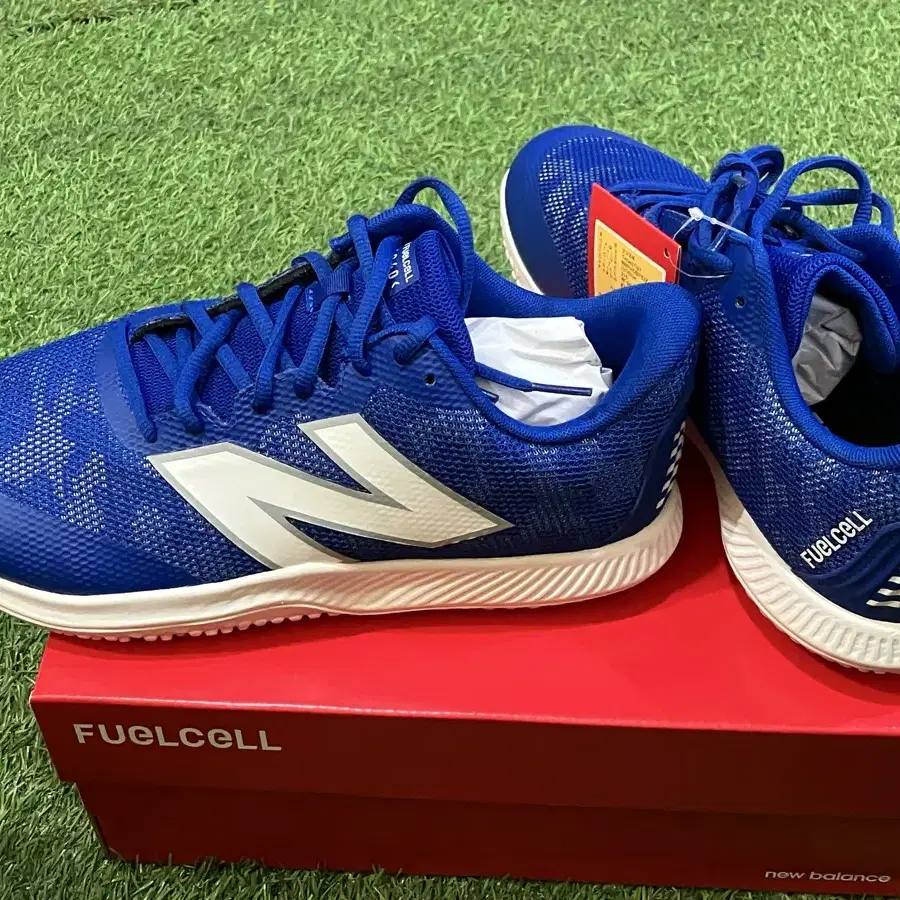 뉴발란스 인조잔디화 275mm new balance FUELCELL