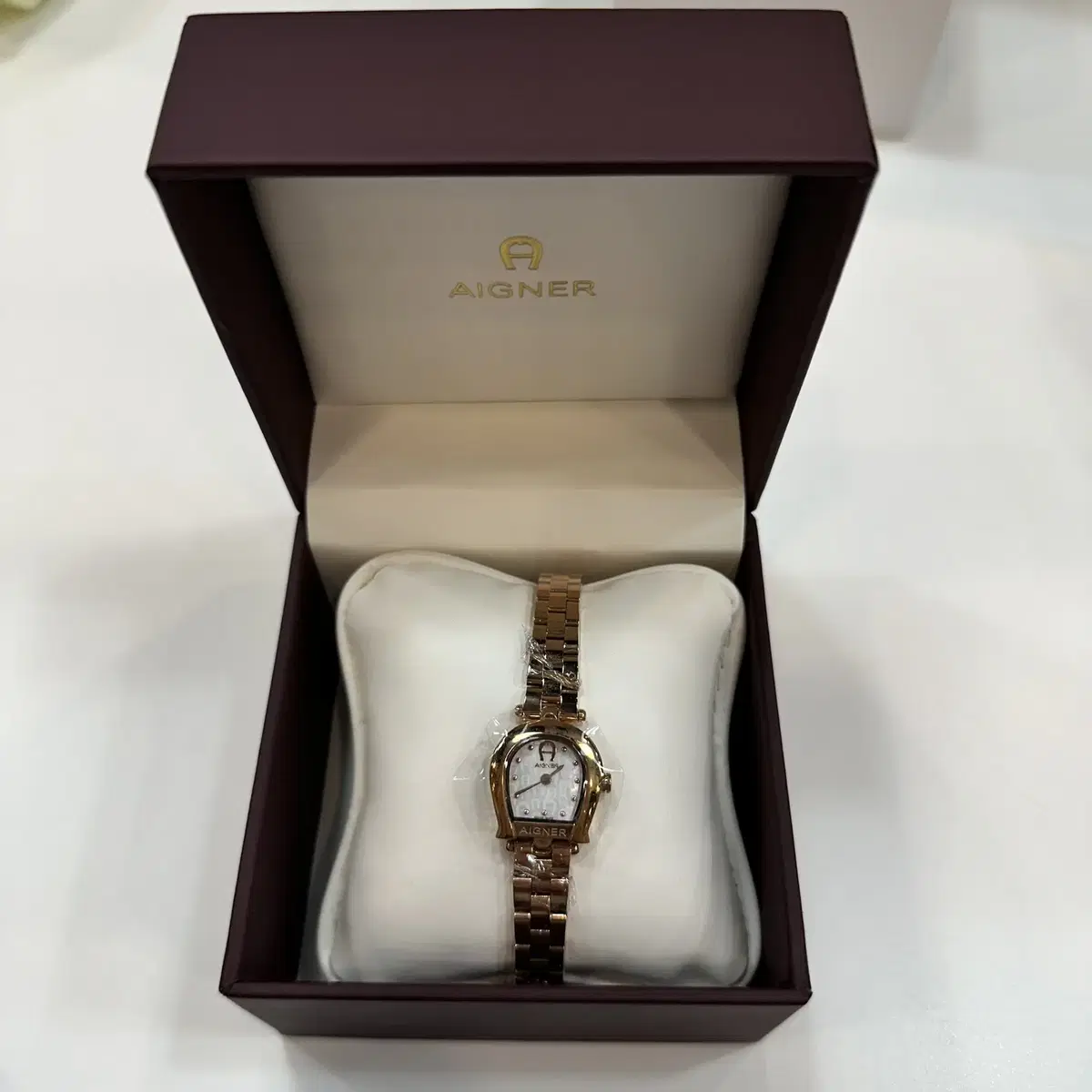 AIGNER 아이그너 여성용 가죽시계 A119201