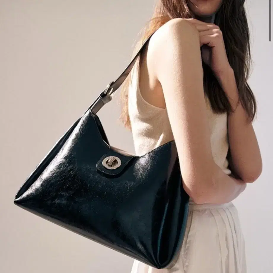 루에브르 Sac de Fontaine Large Hobo 호보백 블랙