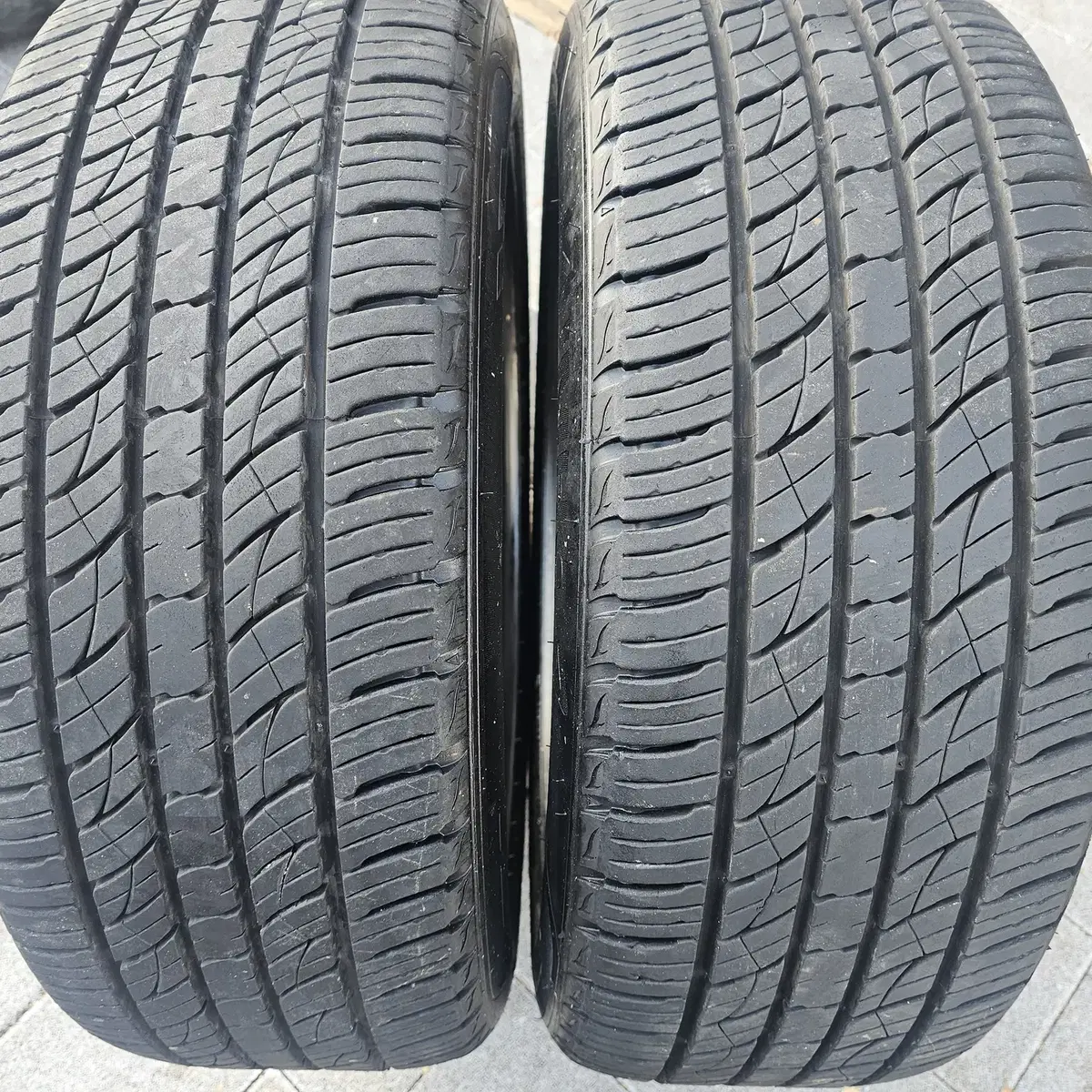 235/55R19  중고타이어 2본