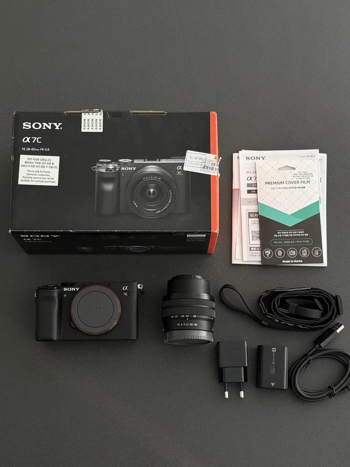 소니 SONY A7C 블랙 + 2860 번들렌즈 팝니다.  A급