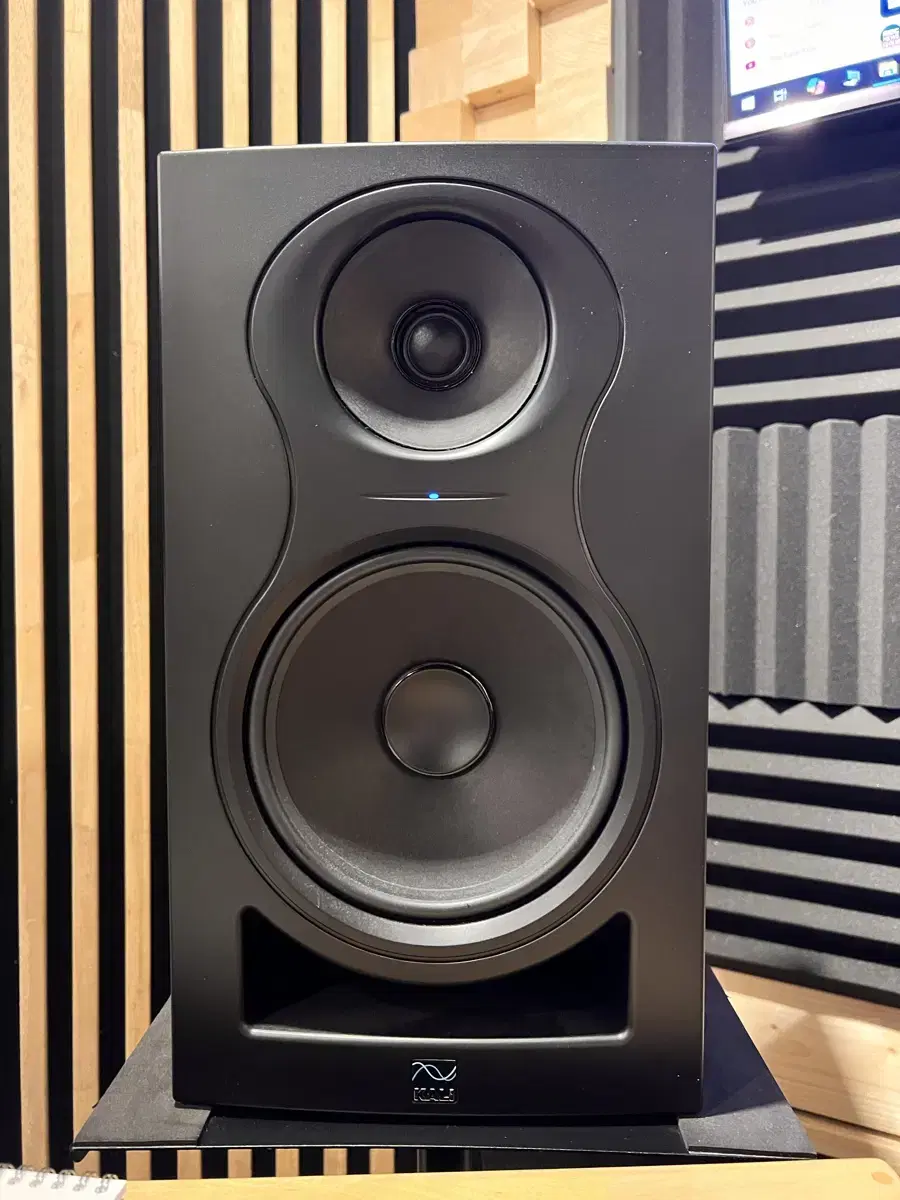 Sell used Kali in-8 monitor speakers