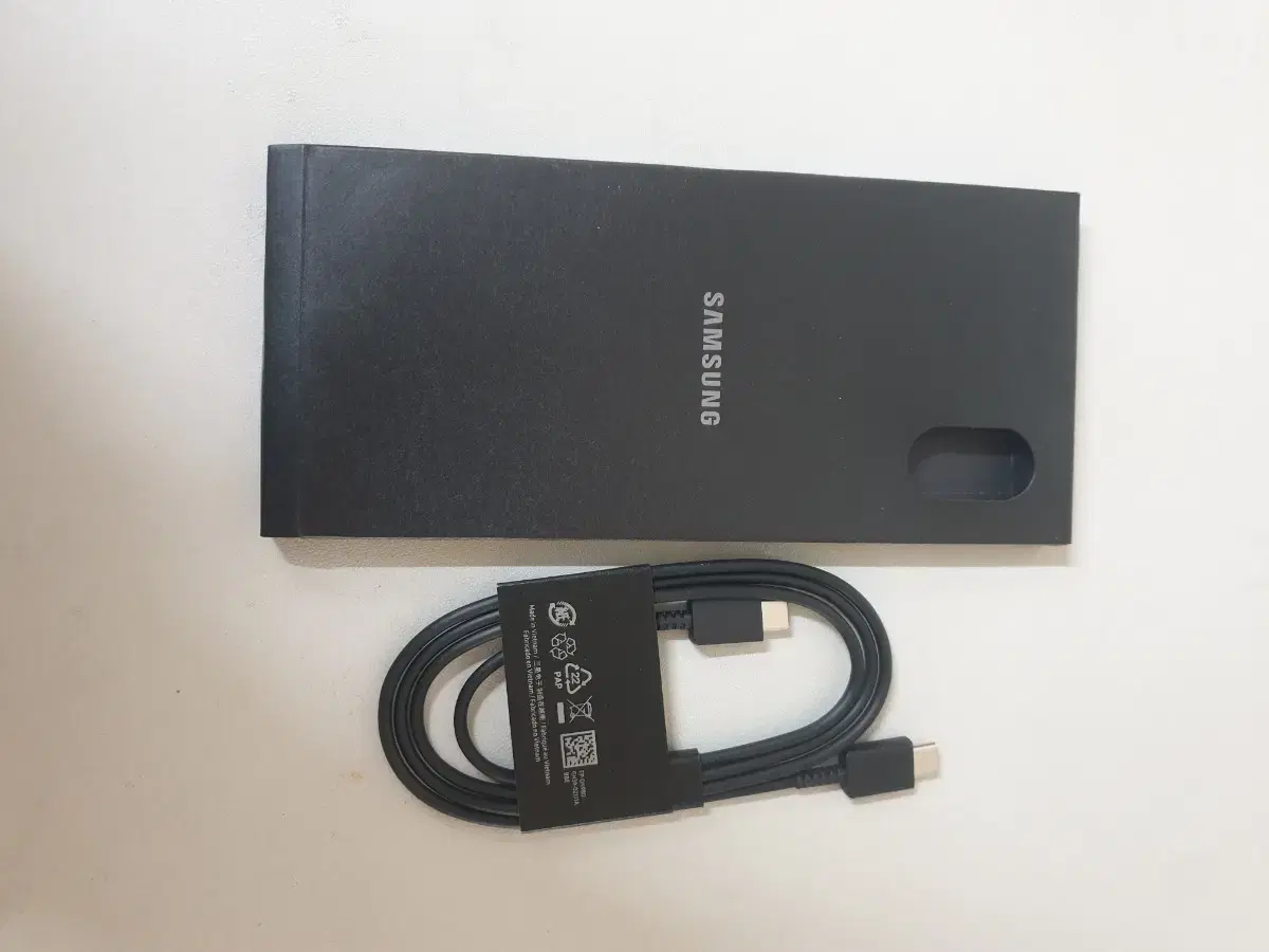 New and original Samsung Type-C USB cable