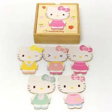 산리오 헬로키티 목제 옷 입히기 키티 완구