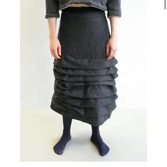 eonts piled wool skirt 에옹쓰 울스커트 팝니다 2사이즈