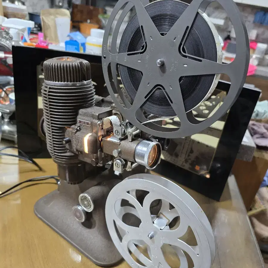 빈티지 벨앤하우웰 16mm 영사기