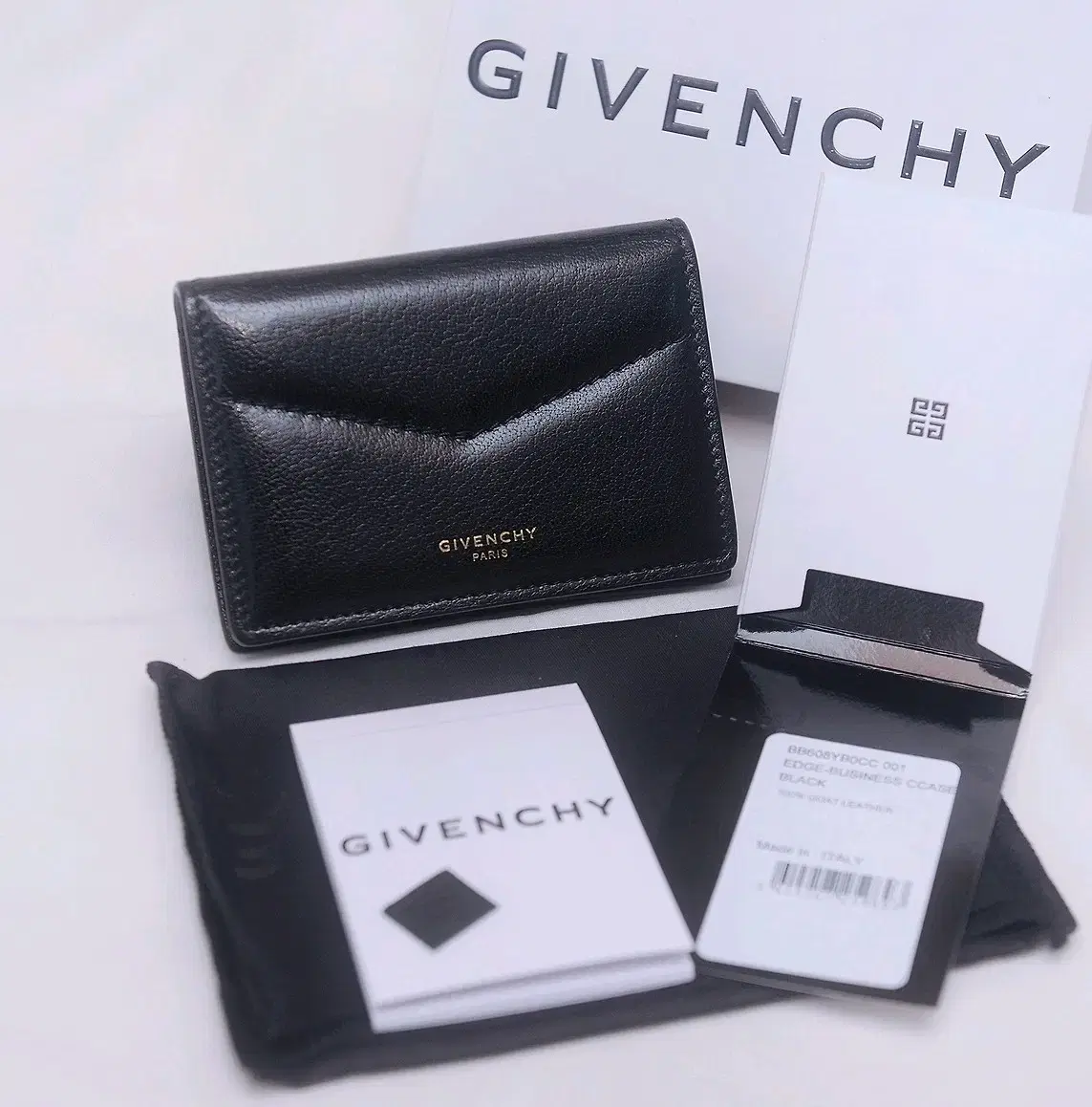 지방시 (GIVENCHY) 엣지 고트스킨 카드.명함 컴팩트 지갑