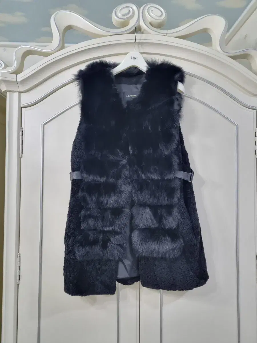 Fleece Fox Vest