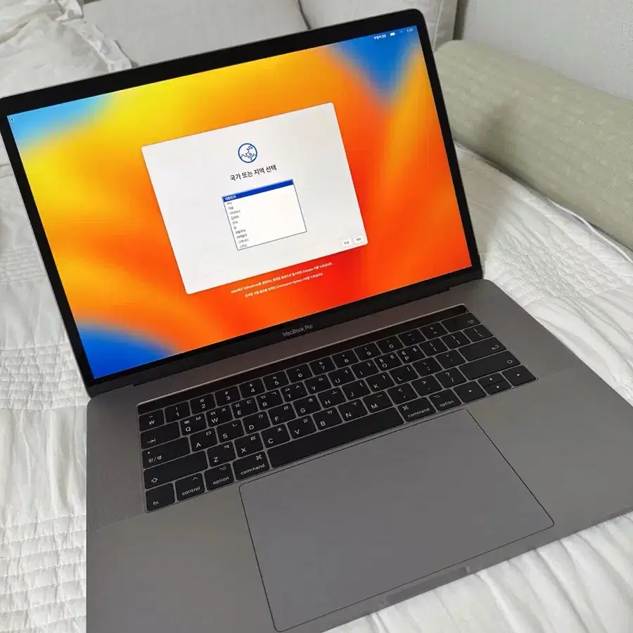 맥북프로 15인치 2017년형 i7 2.8Ghz 16GB SSD256GB