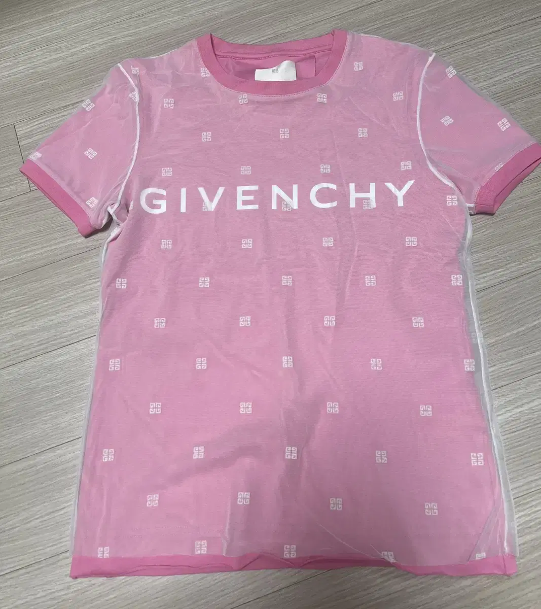 GIVENCHY 여성 반팔티