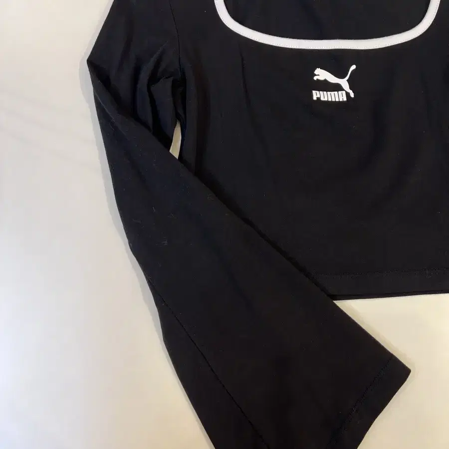 푸마 square neck crop top(black)