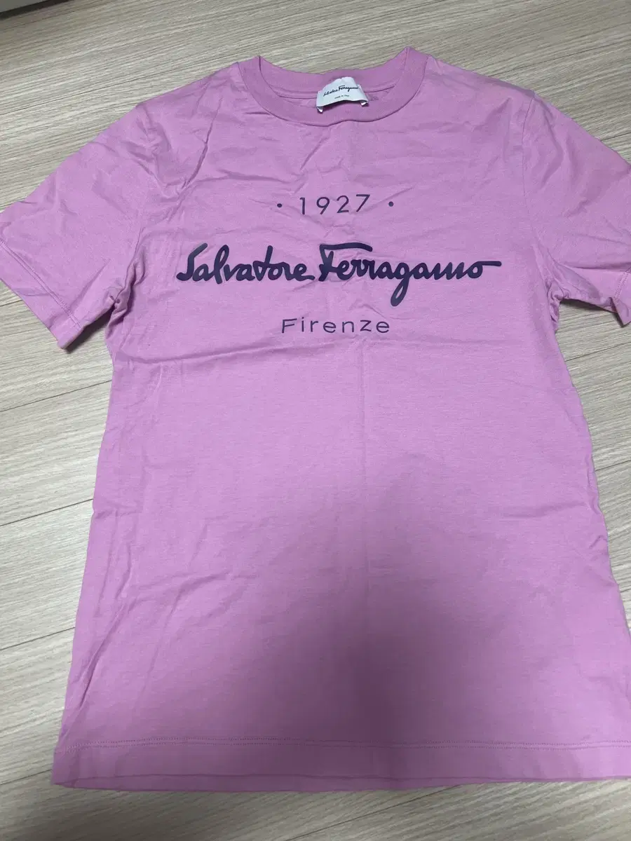 Salvatore Ferragamo 여성반팔티