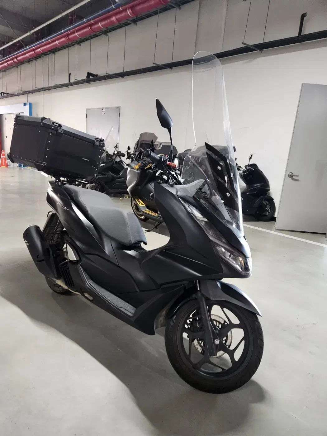 pcx125 22년식 블랙색상 키로수 짧음