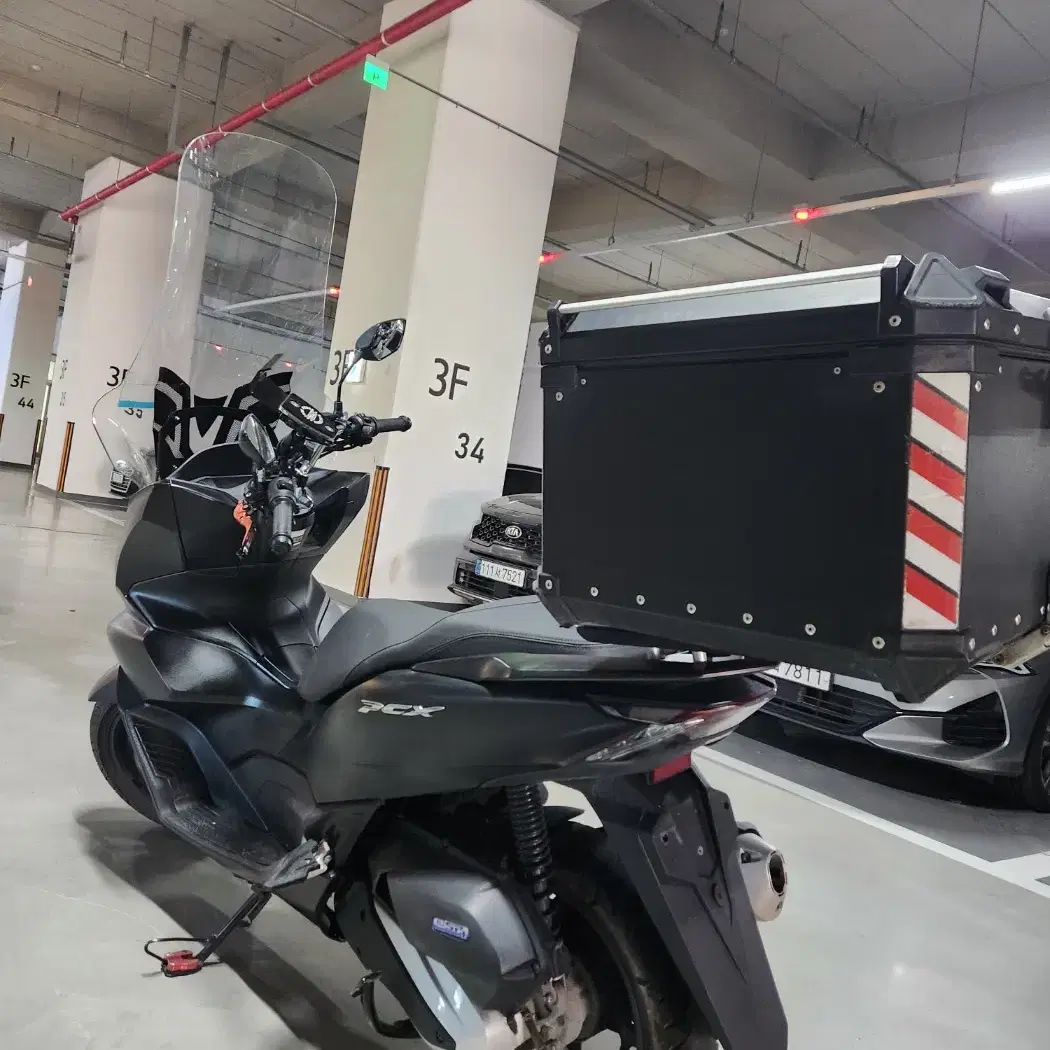 pcx125 22년식 블랙색상 키로수 짧음