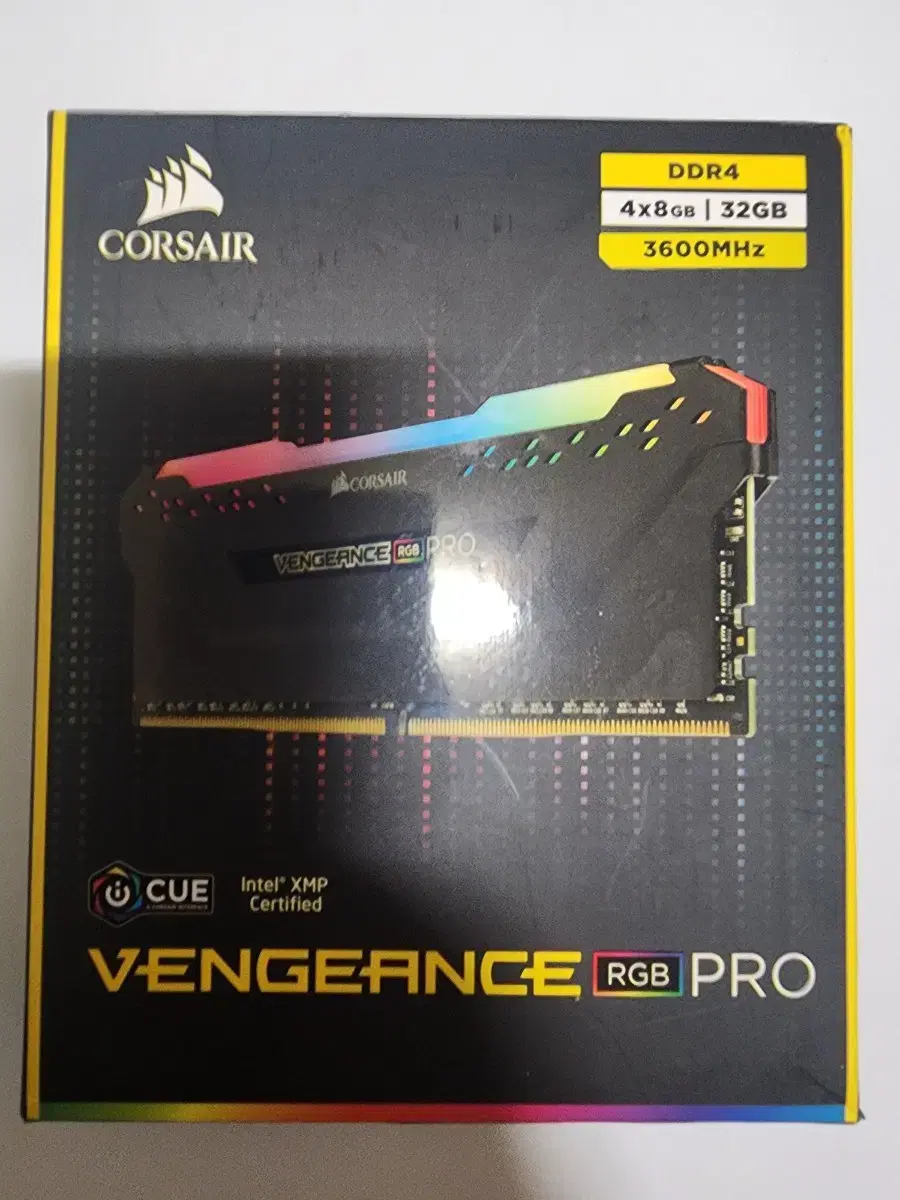 CORSAIR DDR4-3600 CL18 VENGEANCE RGB PRO