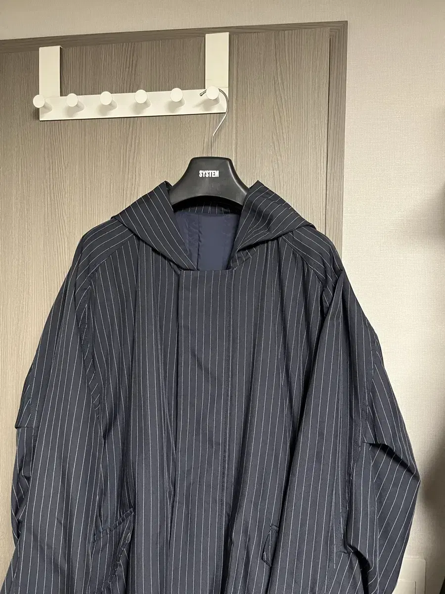 [100] System Homme Pin Stripe Oversized Long Goose Down Hooded Coat Navy