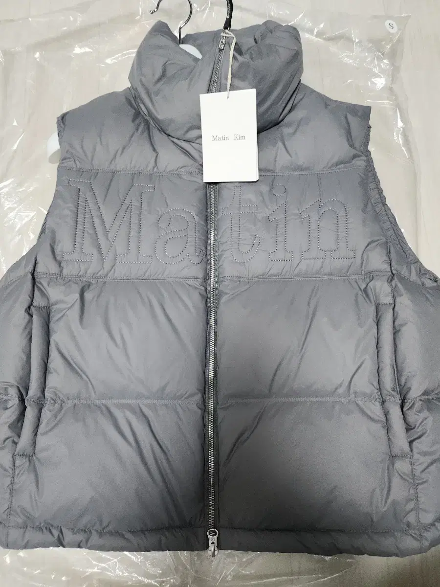 New arrivals Matengkim Big Logo Padded Vest Grey